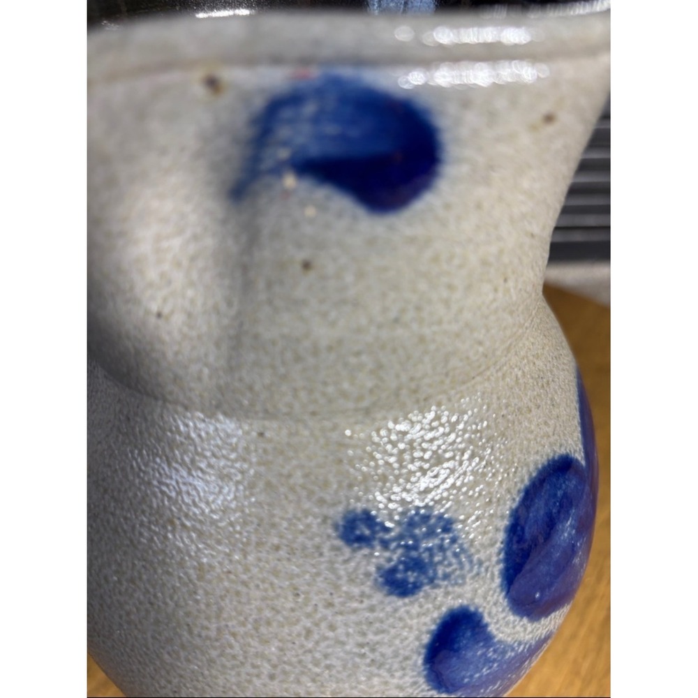Rowe Pottery Salt Glazed Pitcher Jug Vintage 1995 Stoneware Blue Heart Motif 9" - Picture 8 of 11